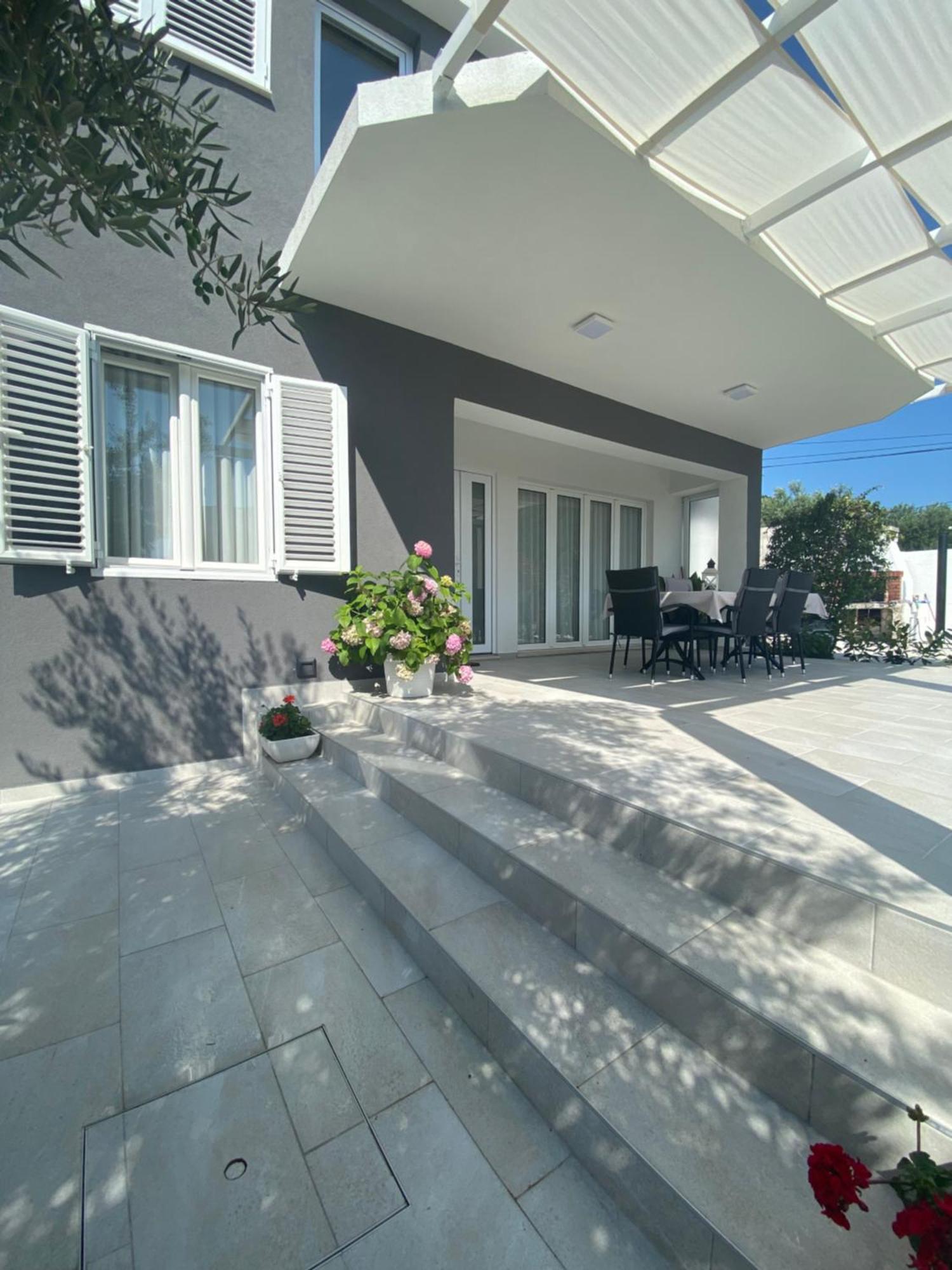 Holiday House Canis Zuljana Exterior photo